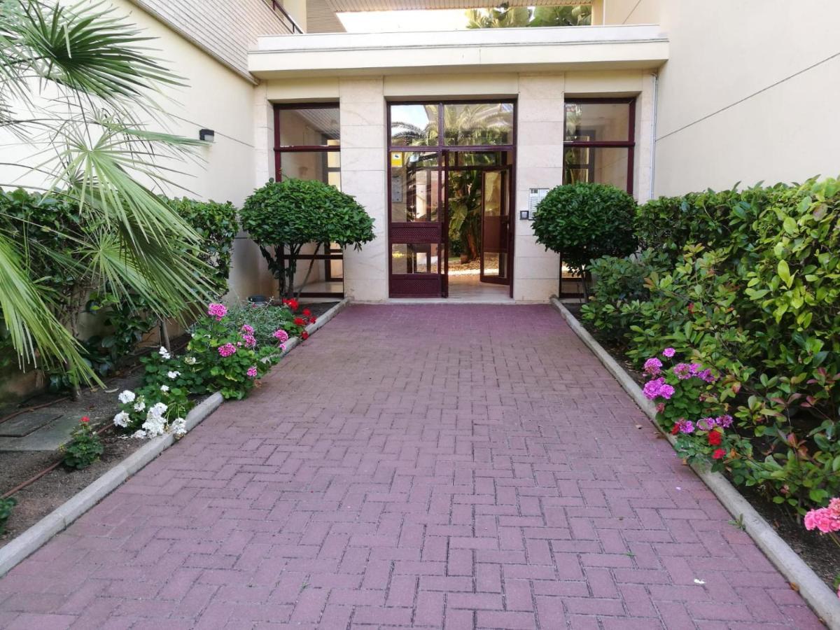 Mediterranea La Pineda Exterior foto